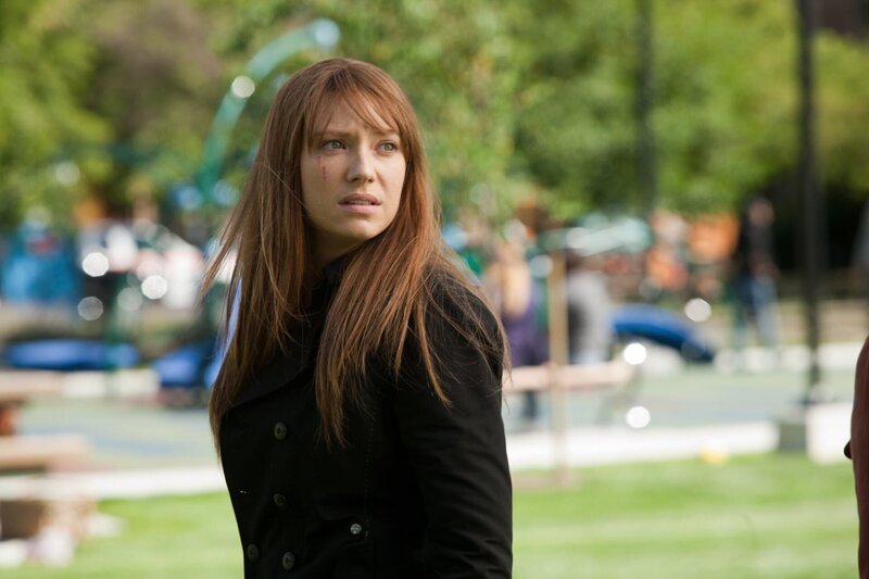 Nach und nach nimmt Olivia (Anna Torv) immer mehr Züge der anderen Persönlichkeit an … – Bild: Turner /​ Warner Bros. Entertainment Inc.