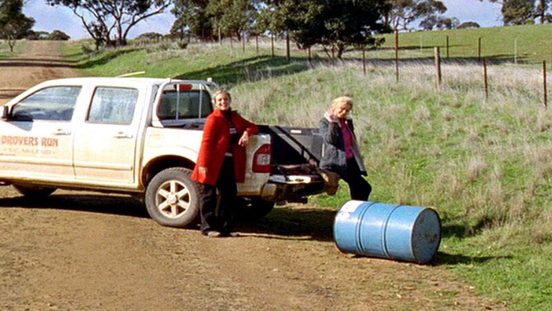 Jodi (Rachael Carpani, r.) und Tess (Bridie Carter). – Bild: TVNOW