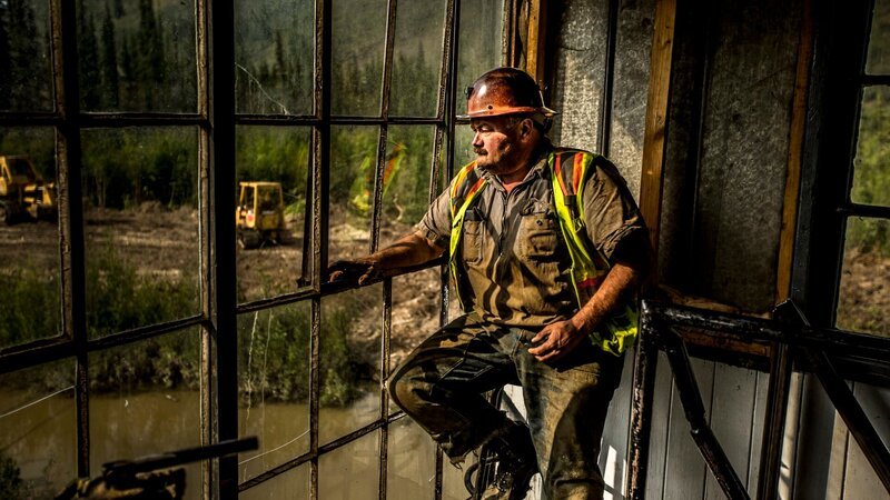 Gene Cheeseman sat inside the dredge wheelhouse. – Bild: Discovery Communications/​Justin Curran