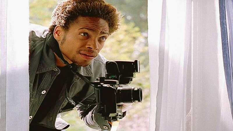 Ein Baby wurde entführt. Am Tatort findet Warrick (Gary Dourdan) widersprüchliche Spuren. – Bild: TVNOW / CBS Ein Baby wurde entführt. Am Tatort findet Warrick (Gary Dourdan) widersprüchliche Spuren. – Bild: TVNOW / CBS