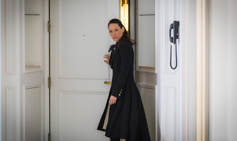 Während Watson (Lucy Liu) mit Holmes den Mord an einer vermögenden Dame aufklären will, die ihr Anwesen ihrem Hund vererbt hat, bemüht sich Watson noch zusätzlich darum, die Beziehung des Captain zu retten … – Bild: CBS Broadcasting Inc.