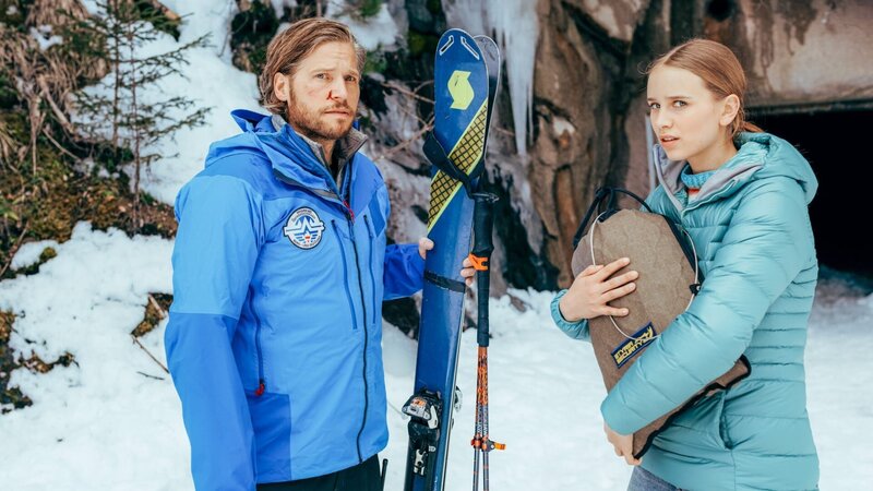 Markus (Sebastian Ströbel) versteht die Ängste von Steffi Reisinger (Lina Hüesker). – Bild: ORF/​ZDF/​Sabine Finger