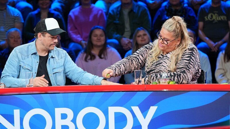 Jan van Weyde und Ilka Bessin – Bild: RTLZWEI – Recht zum Abdruck/​Darstellung zeitlich/​sachlich beschränkt auf die Bewerbung der Sendung /​ Guido Engels