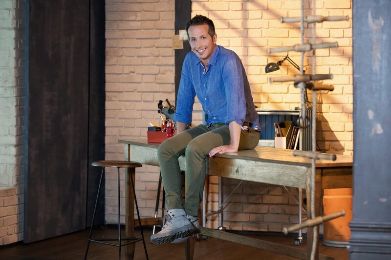 Moderator Willi Weitzel. – Bild: BR/​Markus Konvalin