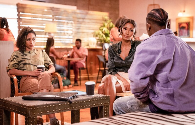 (v.li.): Chelsea Tavares (Patience), Greta Onieogou (Layla Keating), Bre-Z (Tamia ‚Coop‘ Cooper). – Bild: ORF/​PRO7/​Warner/​The CW/​Kevin Estrada