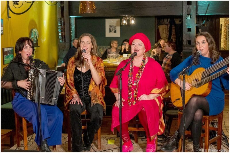 Marie-Theres Stickler, Agnes Palmisano, Tini Kainrath, Maria Stippich. – Bild: ORF/​WH Media GmbH/​Stephan Mussil