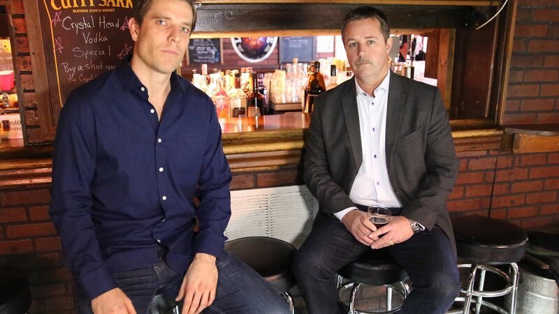 Mystery Diner Kiel Kennedy with host Charles Stiles, as seen on Food Network’s Mystery Diners (500 and 600 series). – Bild: Television Food Network, G.P.