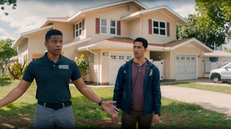 L-R: Boom Boom (Sharif Atkins) und Kai Holman (Alex Tarrant ) – Bild: CBS Broadcasting Inc. L-R: Boom Boom (Sharif Atkins) und Kai Holman (Alex Tarrant ) – Bild: CBS Broadcasting Inc.