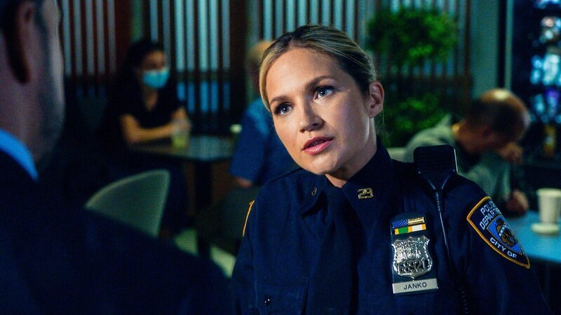 Vanessa Ray (Eddie Janko). – Bild: ORF/​Sevenone International/​CBS