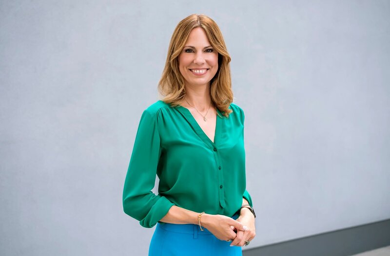 Was ist los in Europa? Moderatorin Hendrike Brenninkmeyer präsentiert einen spannenden Blick auf unseren Kontinent in Reportagen, Dokumentationen und Hintergrundberichten. – Bild: Markus Palmer