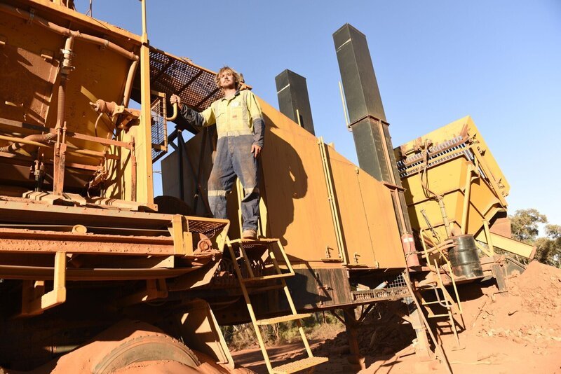Jake Larson (Prospector) Dirt Dogs Aussie Gold – Photograph by David Dare Parker – Bild: MMXV1 Electric Pictures Pty Ltd Lizenzbild frei