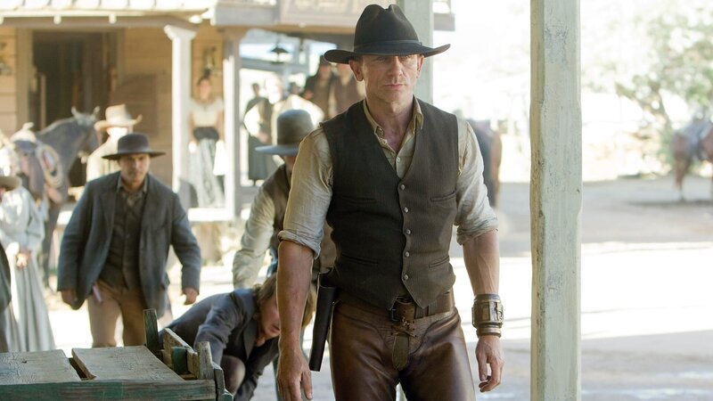 Jake Lonergan (Daniel Craig) will eine Westernstadt vor Aliens retten – Bild: 2011 Universal Studios and Dreamworks II Distribution Co., LLC. All rights reserved. Jake Lonergan (Daniel Craig) will eine Westernstadt vor Aliens retten – Bild: 2011 Universal Studios and Dreamworks II Distribution Co., LLC. All rights reserved.