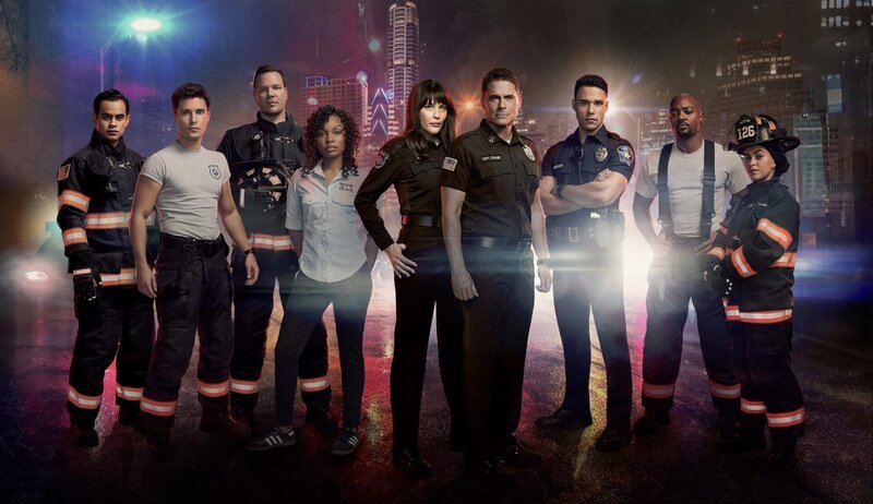 9-1-1: LONE STAR: L-R: Julian Works as Mateo Chavez, Ronen Rubenstein as T.K. Strand, Jim Paarack as Judd Ryder, Sierra McClain as Grace Ryder, Liv Tyler as Michelle Watts, Rob Lowe as Owen Strand, Rafael Silva as Carlos Reyes, Brian Michael Smith as Paul Strickland and Natacha Karam as Marjan Marwani in 9-1-1: LONE STAR, debuting in a special two-night series premiere. – Bild: Fox Media LLC