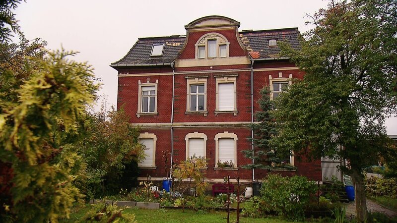 Fotografin Susi und ihr Freund Andre leben in einer alten Jugendstil-Villa. In nur drei Tagen wollen sie zwei Räume des edlen Gemäuers komplett renovieren. Wird es ihnen gelingen? – Bild: RTLZWEI