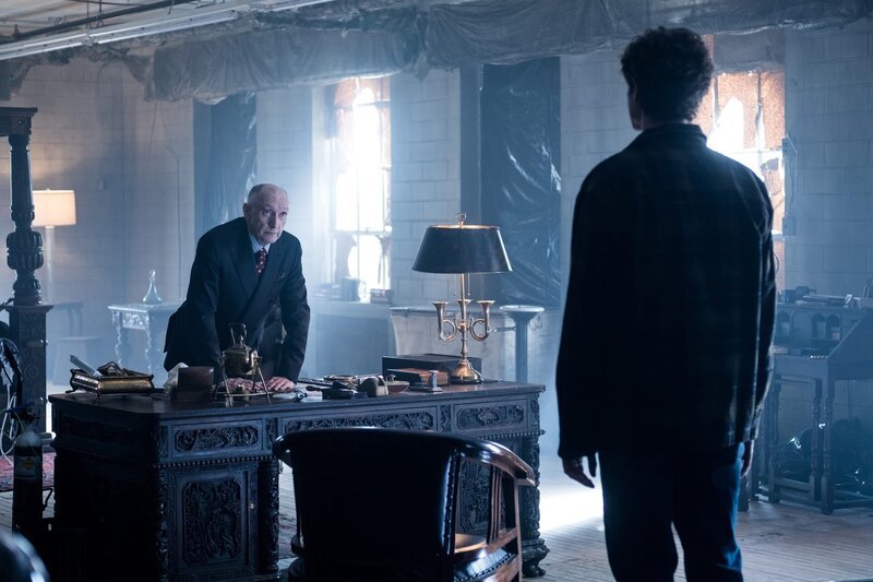 Nils Hagen (Peter McRobbie, l.); Tyson Conway (Douglas Smith, r.) – Bild: 2021 © CBS Broadcasting Inc. All Rights Reserved /​ Brooke Palmer Lizenzbild frei