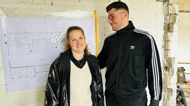 Die Geschwister Alina und Janis Kleemann arbeiten auf ihrer Heimatinsel Norderney Hand in Hand. – Bild: NDR/​Katrin Richter