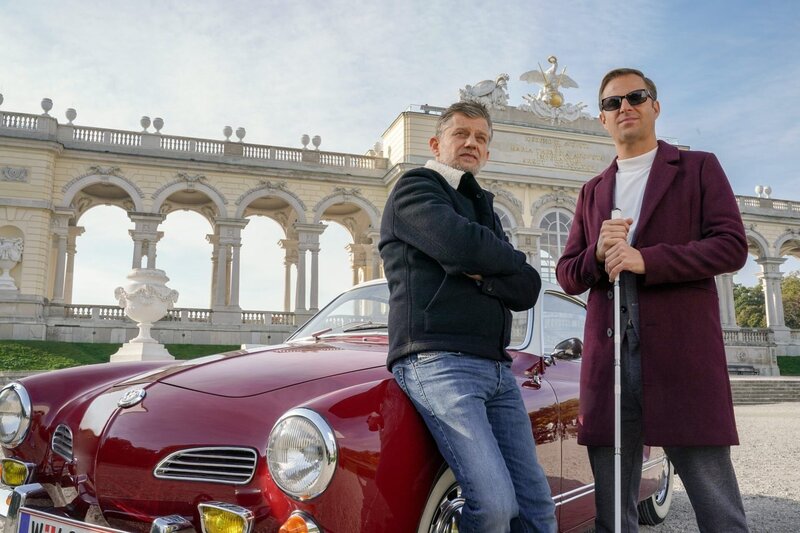 v.li.: Nikolai Falk (Andreas Guenther), Alexander Haller (Philipp Hochmair). – Bild: ORF/​Mona Film/​Petro Domenigg