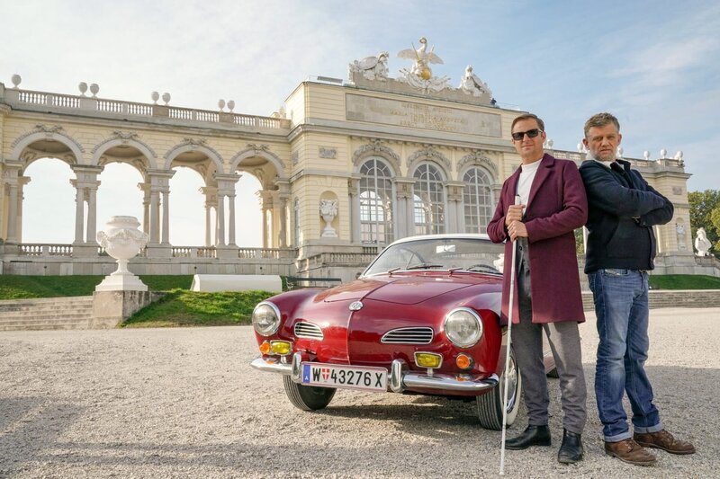 v.li.: Alexander Haller (Philipp Hochmair), Nikolai Falk (Andreas Guenther) – Bild: ORF/​Mona Film/​Petro Domenigg