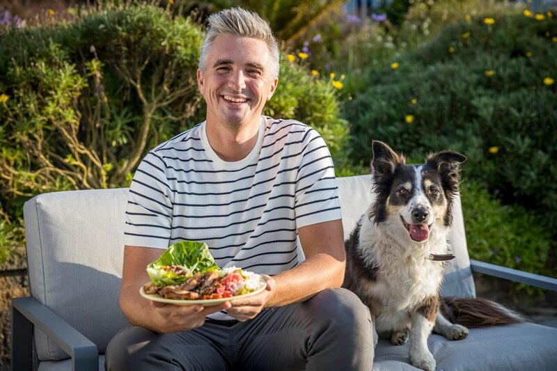 Donal Skehan – Bild: RTL /​ Appetite Media /​ Draußen genießen