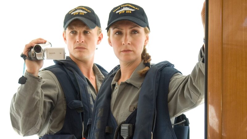 Josh ‚ET‘ Holiday (David Lyons) und Nikki Caetano (Saskia Burmeister) – Bild: AXN Black