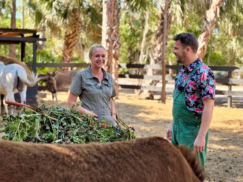 Bauernreporter Ralf Herrmann und Iris – Bild: RTL /​ Folge 07_002