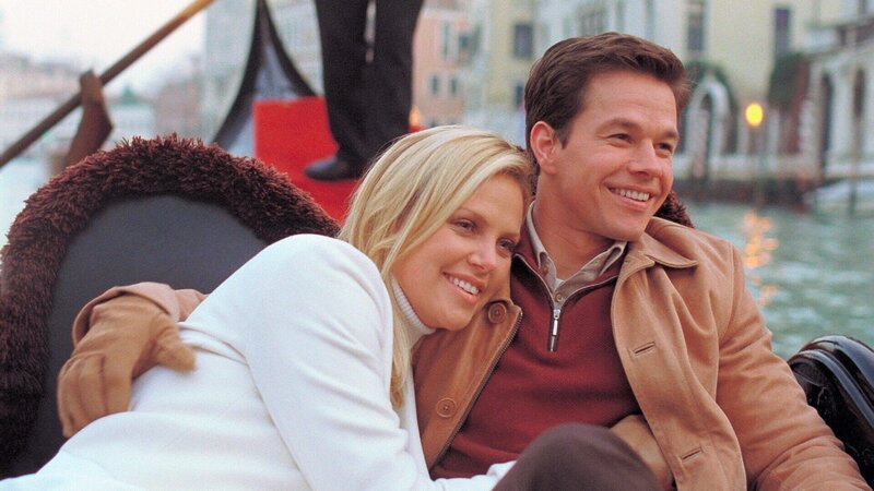 Stella (Charlize Theron) und Charlie (Mark Wahlberg)Stella (Charlize Theron) und Charlie (Mark Wahlberg) – Bild: RTL II Stella (Charlize Theron) und Charlie (Mark Wahlberg)Stella (Charlize Theron) und Charlie (Mark Wahlberg) – Bild: RTL II