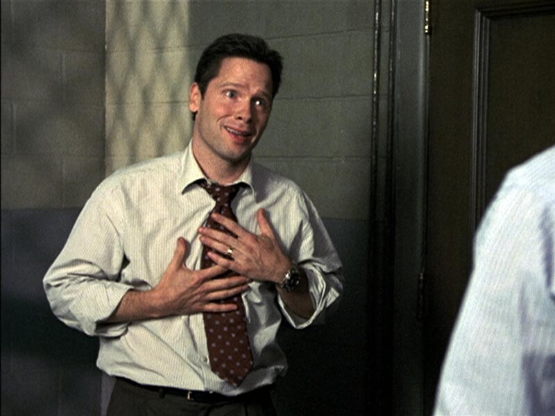 Dr. Massey (Michael Hayden, li.) versucht zu erklären, dass nicht er sondern der Junge schuldig ist … – Bild: RTL II