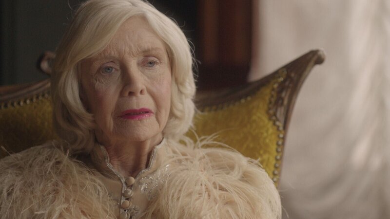 Mrs. Victoria (Mary Anne McGarry) – Bild: RTL /​ Bring On The Dancing Horses, LLC