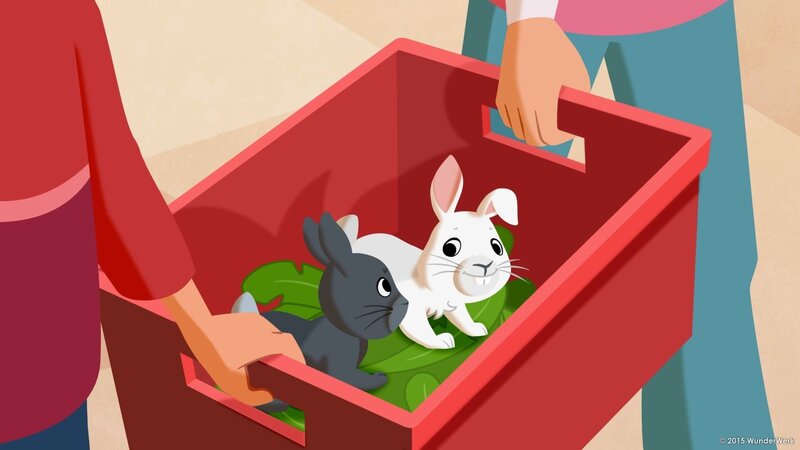 Wir bekommen Kaninchen Am Wochenende ist es besonders paradiesisch am Möwenweg. Nur Tara ist etwas übel gelaunt. Sie wünscht sich von ganzem Herzen ein Kaninchen und kann nicht verstehen, dass Tineke eines bekommt, sie aber nicht. Wenn es sein muss, würde Tara für so ein Pelztier sogar ihre zwei Brüder eintauschen! Wir haben einen ImbissTara und Tineke haben eine tolle Idee. Sie wollen am Möwenweg einen Imbissstand eröffnen, um kühlen Früchtetee und Eis zu verkaufen. Leider macht ihnen Nachbar Voisin einen Strich durch die Rechnung. Er fühlt sich von dem Menschenauflauf gestört. Als die Burschen dann auch noch ihren Einfall kopieren und einen Bockwurststand aufmachen, vergeht den Mädchen endgültig die gute Laune. Womöglich kann ihnen Opa Kleefeld allerdings weiterhelfen. – Bild: ZDF/​WunderWerk GmbH