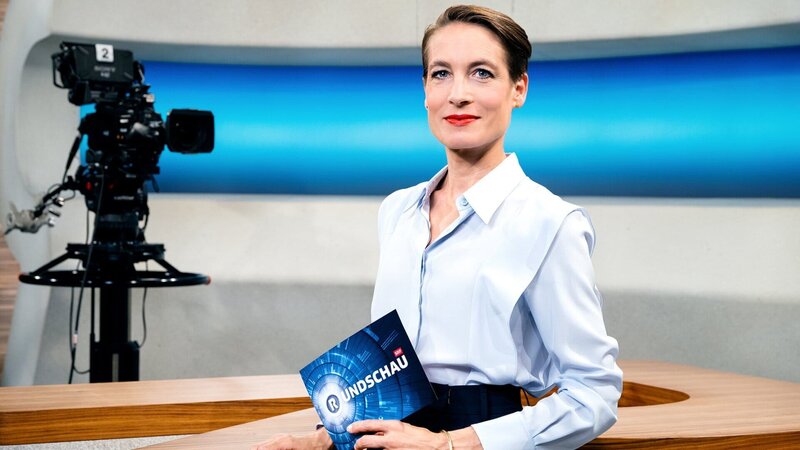 Franziska Ramser – Moderatorin Rundschau – Bild: SRF/​Oscar Alessio