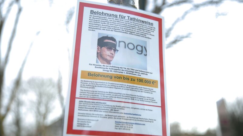 Lange Zeit gibt es keine Hinweise auf die Täter, bis das Team um Dr. Bernhard Günther ein Hinweisgebersystem initiiert. So kommt 2019 Bewegung in die Suche nach den ausführenden Tätern. – Bild: SWR/​DOKFILM/​Martin Christ