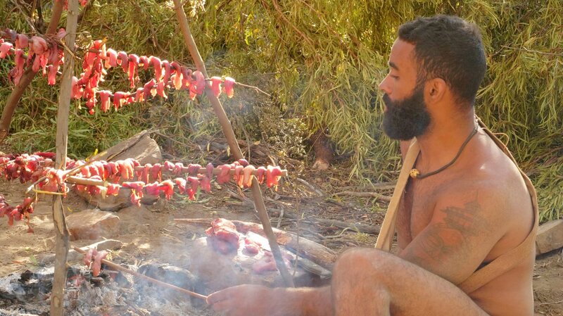 Max verarbeitet Fleisch. – Bild: Renegade 83/​Amanda Spiezio/​Discovery Communications LLC