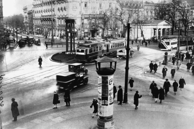 Berlin. Die Sinfonie einer Großstadt – Deutschland 1927 – Bild: ZDF und Filmmuseum Berlin, Stiftung Deutsche Kinemathek Berlin. Die Sinfonie einer Großstadt – Deutschland 1927 – Bild: ZDF und Filmmuseum Berlin, Stiftung Deutsche Kinemathek