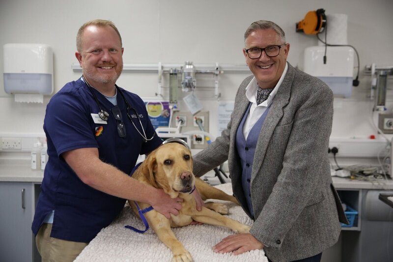 Graeme Hall (r.) – Bild: Avalon Factual