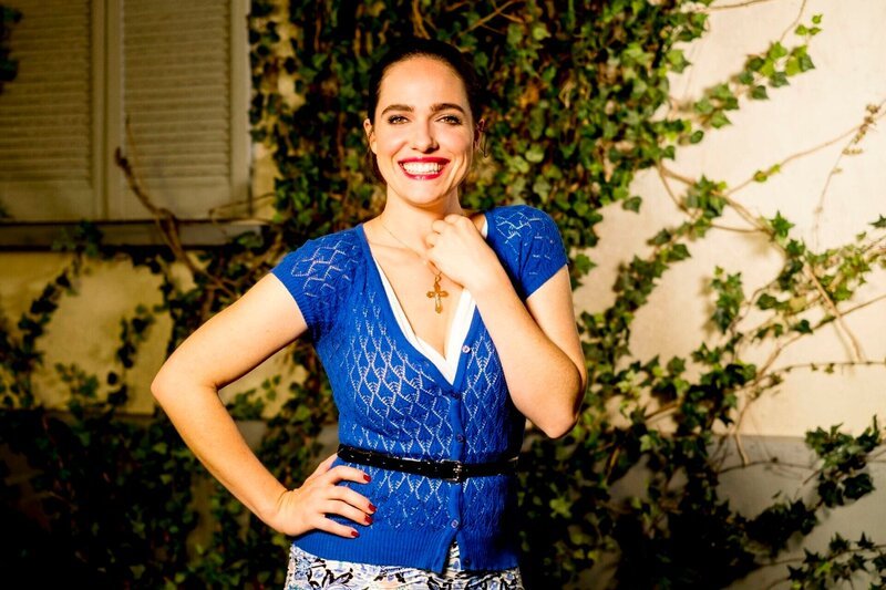 Verena Altenberger ist Magda – Bild: RTL /​ Gordon Muehle