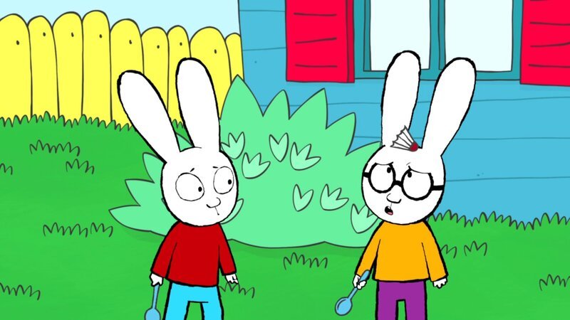 Not macht erfinderisch: Simon (l.) und Ferdinand (r.) probieren alle möglichen Utensilien als Schlägerersatz aus. Auch das Besteck muss kurzerhand für die verrückte Spielidee herhalten. – Bild: ZDF