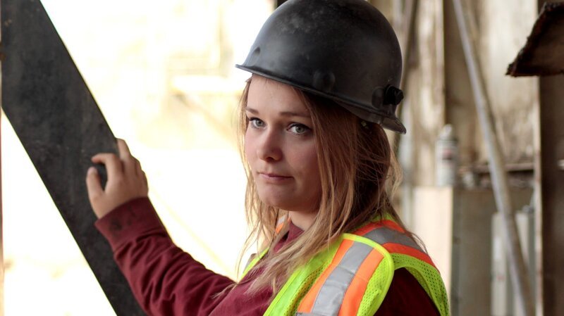 Monica Beets in the dredge. – Bild: Discovery Communications/​Justin Curran