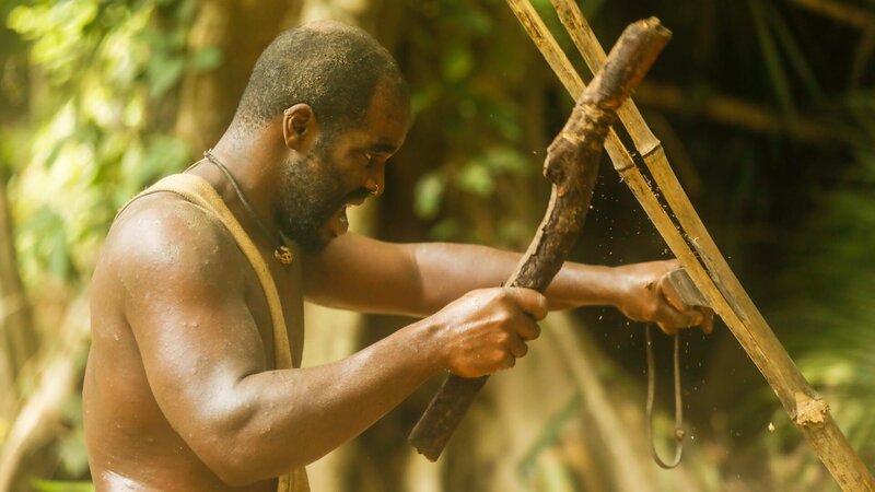 Omar cutting something. – Bild: Discovery Communications LLC