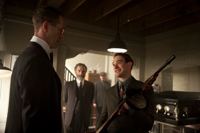 Nucky and Owen head to Belfast with a proposition for IRA leaders while bootlegger Waxey Gordon takes decisive action. – Bild: HBO Enterprises