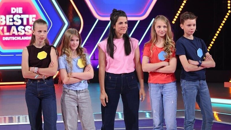 Wochenshow 4 – Bild: KiKA/​Steffen Becker