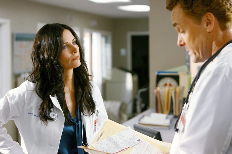 Courteney Cox Arquette (Dr. Taylor Maddox), John C. McGinley (Dr. Perry Cox). – Bild: ORF/​Disney/​Scott Garfield