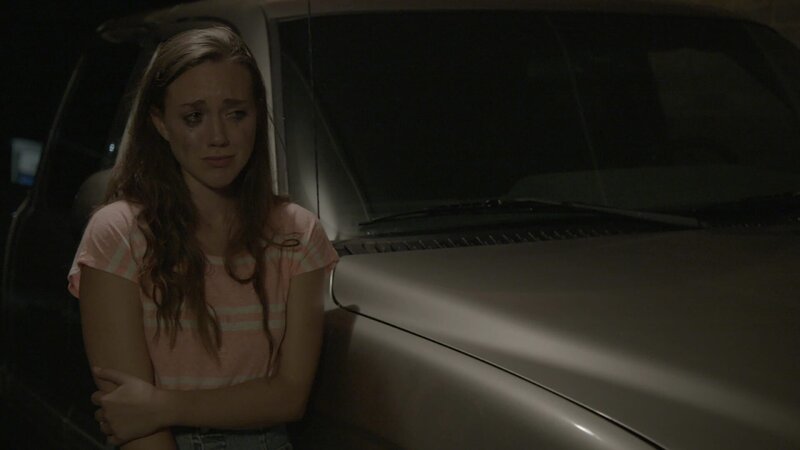 A woman is by a truck. – Bild: Investigation Discovery /​ Discovery Communications