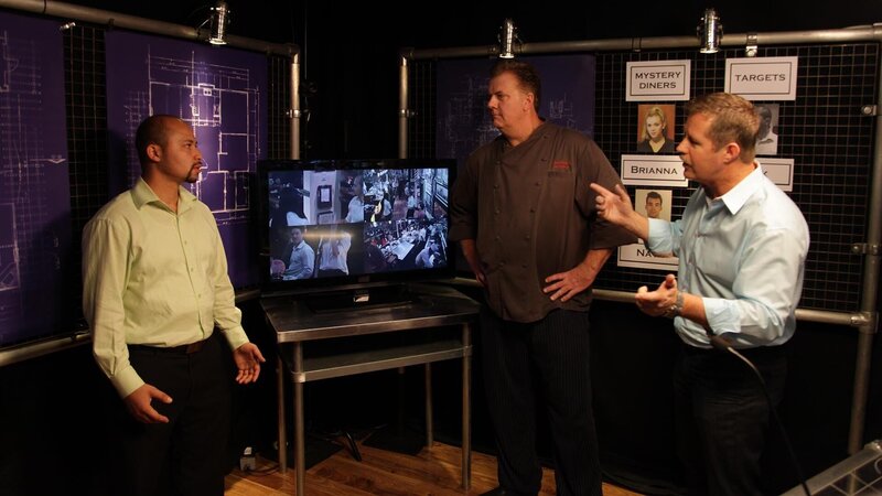 Host Charles Stiles in the control room with Don Dial, owner of Rocco’s Caf?, and the manager Erik, as seen on Food Network’s Mystery Diners, Season 5. – Bild: Television Food Network, G.P.