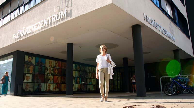 Dr. Esther Bank-Weiss, Internistin, Pneumologin und Sommologin (Schlafmedizinerin), arbeitet am Lungenzentrum Darmstadt. – Bild: HR