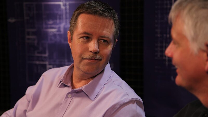 Host Charles Stiles in control room, as seen on Food Network’s Mystery Diners, Season 5. – Bild: Television Food Network, G.P.