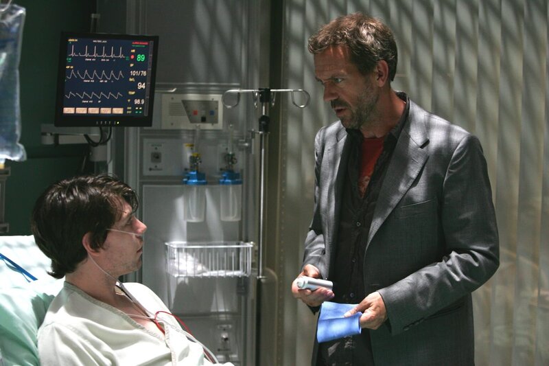 Sind wirklich Drogen die Ursache für Jacks (Patrick Fugit, l.) plötzlichen Zusammenbruch? Dr. Gregory House (Hugh Laurie, r.) geht der Sache auf den Grund. – Bild: NBC Universal, Inc.