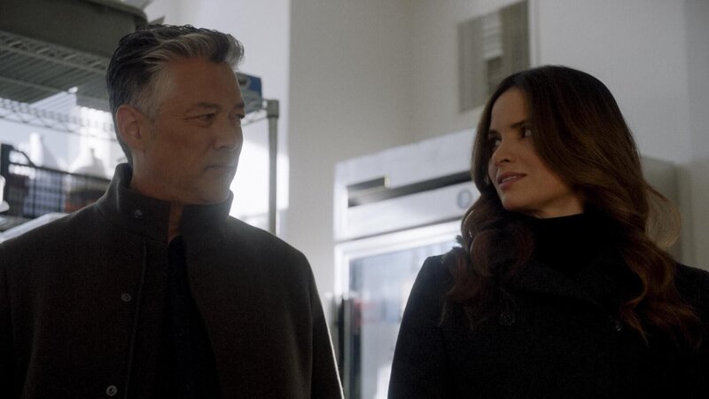 Special Agent in Charge Feng Zhao (Russell Wong, l.); Jessica Knight (Katrina Law, r.) – Bild: CBS Broadcasting, Inc.