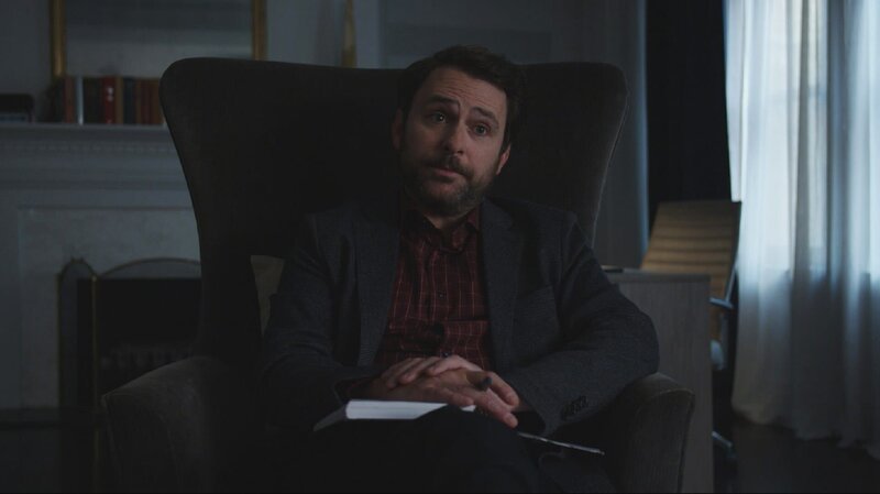 In der Therapiesitzung begegnet Dr. Rossi (Charlie Day) Petes Sorgen mit Gelassenheit und einem klaren Rat: loslassen. – Bild: Peacock /​ ZDF