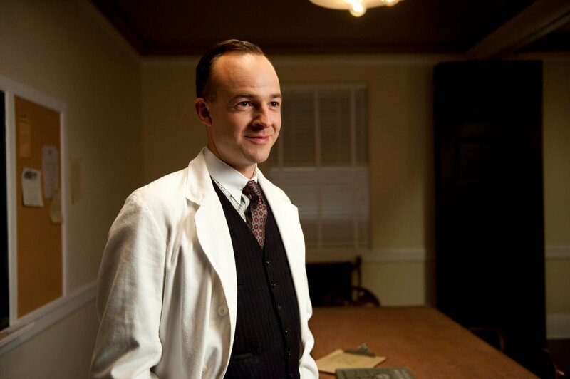 Arnold Rothstein sends Gyp Rosette an unequivocal message, while Nucky ensures Billie’s show has star quality. – Bild: Home Box Office, Inc.