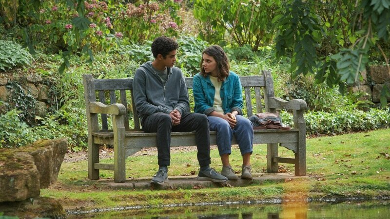 l-r: Amir Wilson as Will Parry and Dafne Keen as Lyra Belacqua – Bild: Sky Channel